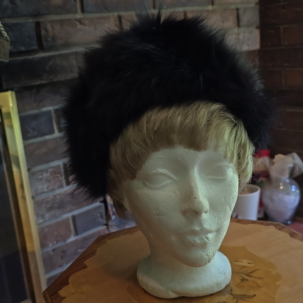 Vintage Black Mink Fur Hat / Toque, Quilted / Lined - Picture 2 of 5